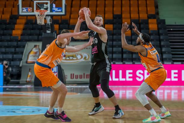 各支球队都 各支球队都